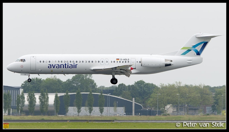 8031005_Avantiair_Fokker100_D-AOLG__AMS_14062015.jpg