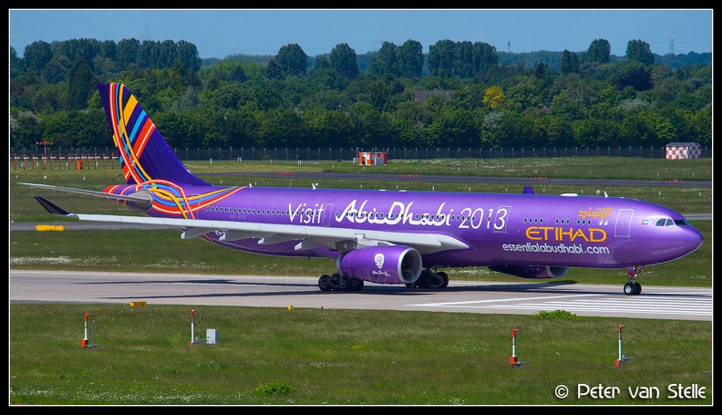 8002469_Etihad_A330-300_A6-AFA_Visit-Abu-Dhabi-2013-colours_DUS_02062013.jpg