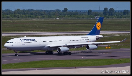 8002481 Lufthansa A340-300 D-AIGS  DUS 02062013