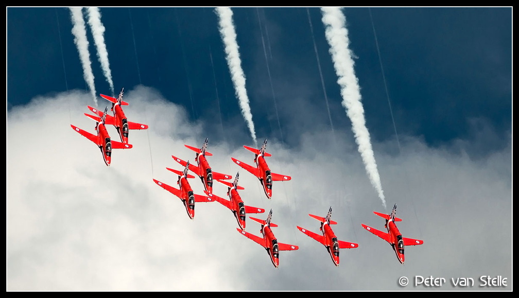 8017593    overview-Red-Arrows GLZ 21062014