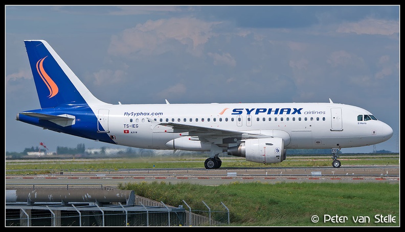8021526 SyphaxAirlines A319 TS-IEG  CDG 16082014