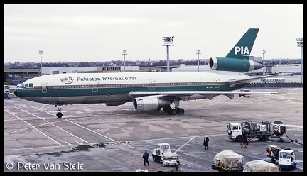 19810203 PIA DC10-30 AP-AXD  ORY 07031981