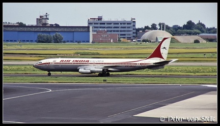 19791008 AirIndia B707-437 VT-DJJ  AMS 04081979