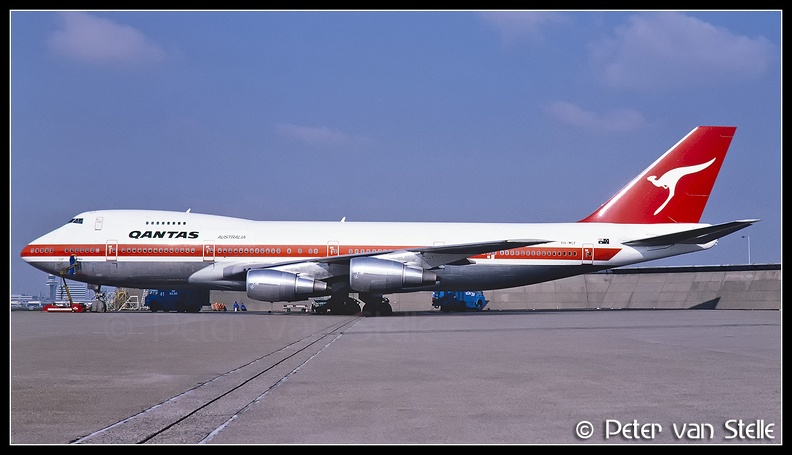 19900314_Qantas_B747-200_PH-MCF__AMS_30031990.jpg