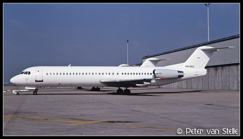 19900317__Fokker100_PH-KLE_all-white_AMS_30031990.jpg