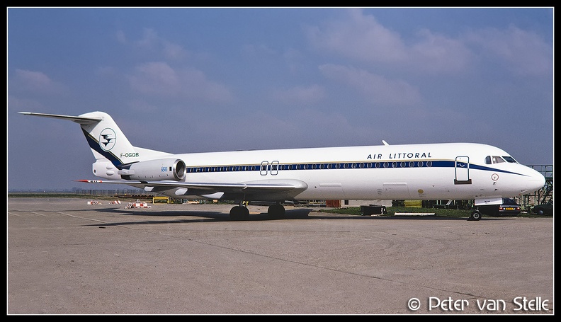 19900318_AirLittoral_Fokker100_F-OGQB__AMS_30031990.jpg