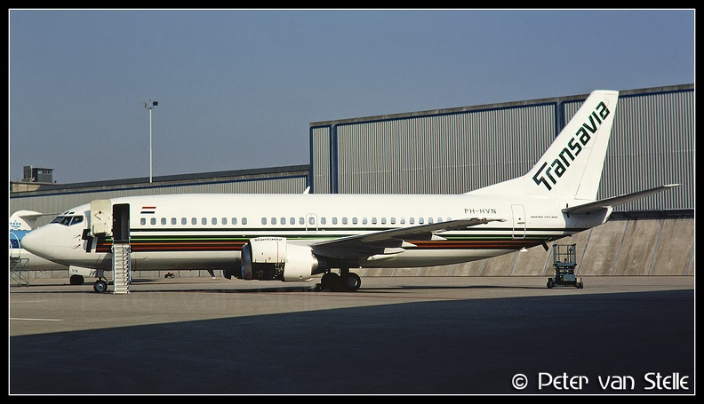 19900111_Transavia_B737-300_PH-HVN__AMS_16031990.jpg