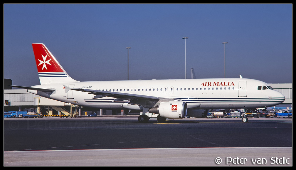 19902921 AirMalta A320 9H-ABP  AMS 24101990