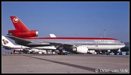 19902927 Northwest DC10 N149US  AMS 24101990