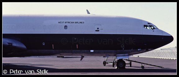 19820123 WestAfricanAirlines B707-336C G-ATWV nose LUX 22021982