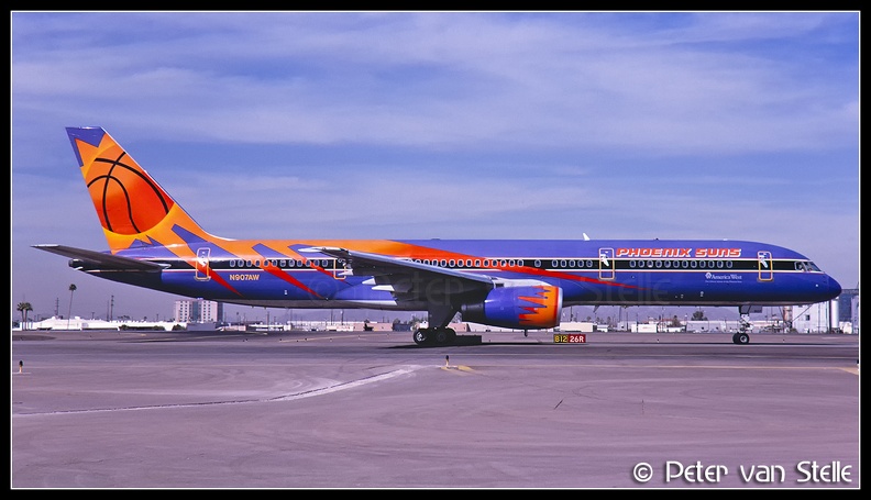 20001003_AmericaWestAirlines_B757-200_N907AW_PhoenixSuns-colours_PHX_09022000.jpg