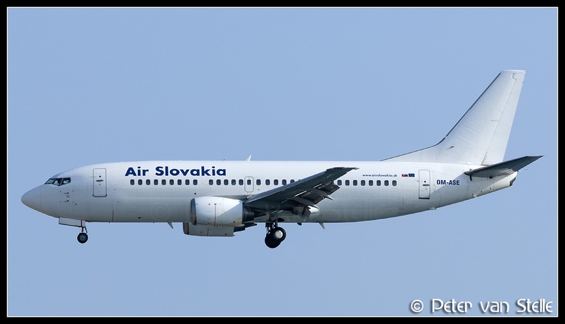 2004917_AirSlovakia_B737-300_OM-ASE_white-colours_HER_14092008.jpg
