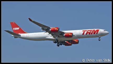 2004227 TAM A340-500 PT-MSL  FRA 30082008