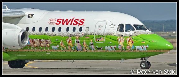 2004253 Swiss BAe146 HB-IYS ZurichAirport-ShoppingParadise-colours-nose FRA 30082008