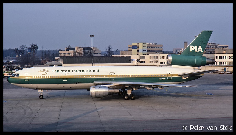 19860403 PIA DC10-30 AP-AXD  FRA 16021986 (8038279)