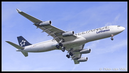 20220513 190000 6119529 Lufthansa A340-300 D-AIGP StarAlliance-colours-underside FRA Q2F