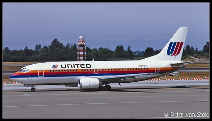 19921537 United B737-300 N392UA  SEA 19061992