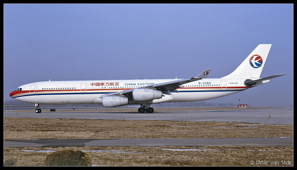20010712 ChinaEastern A340-300 B-2384  PEK 30012001