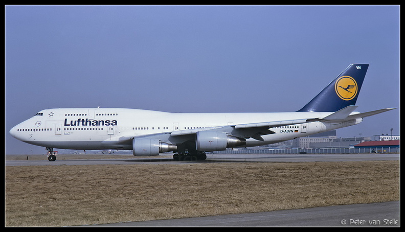 20010724_Lufthansa_B747-400_D-ABVN__PEK_30012001.jpg