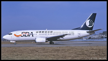 20011012 ShandongAirlines B737-300 B-2961  PEK 31012001