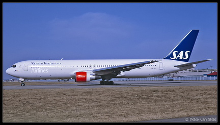 20011013 SAS-Scandinavian B767-300 LN-RCG  PEK 31012001