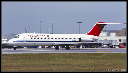 19881012 Northwest DC9-31 N963N  MIA 13101988