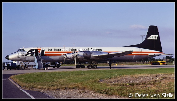 19820716 AirExpressInternational CL44D4-2 N121AE  STN 28071982